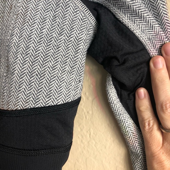 Lululemon Herringbone Pullover - Picture 4 of 7